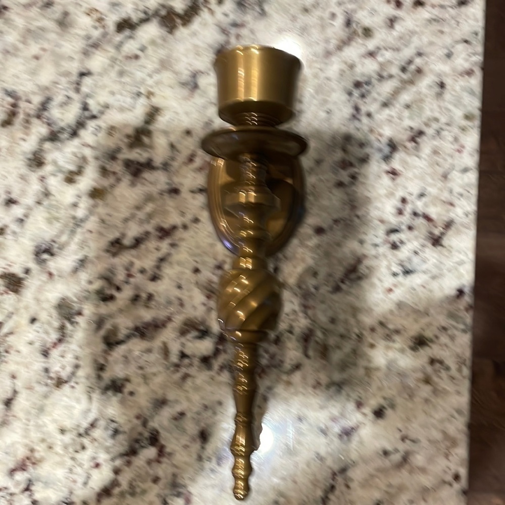 Wall sconce